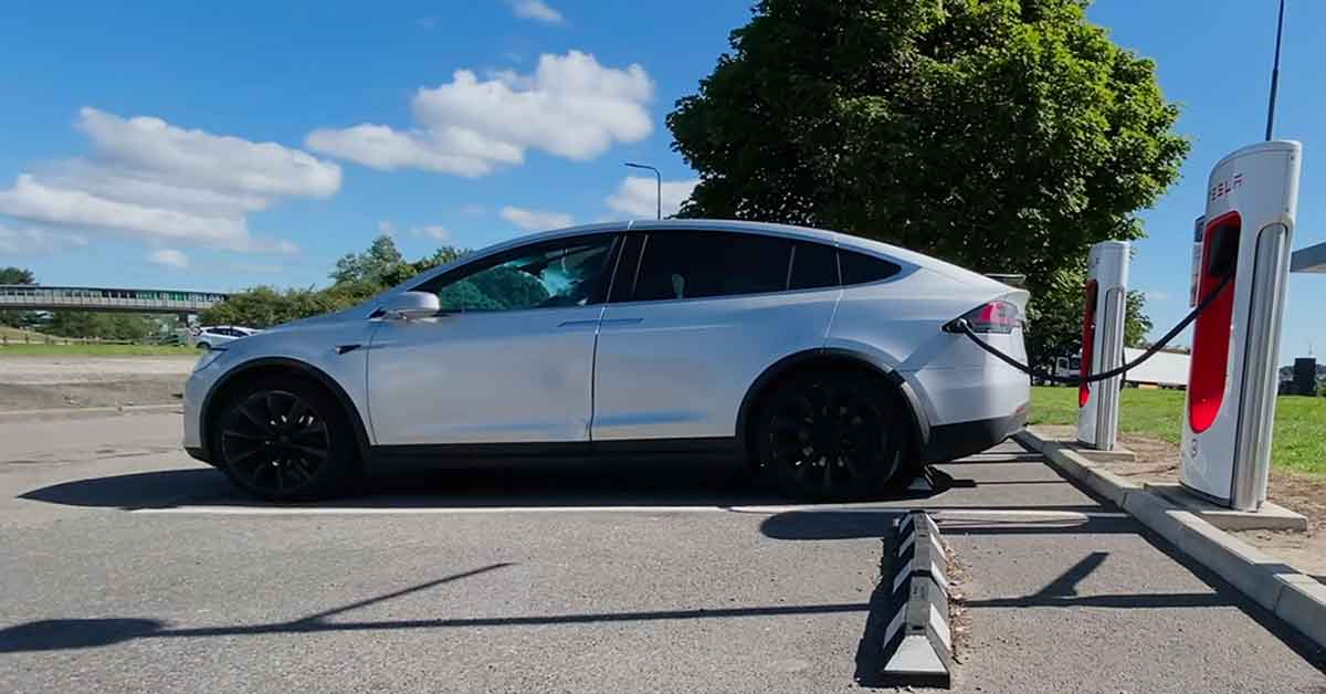 ¿Cuáles son las aplicaciones de la fibra de vidrio en los vehículos eléctricos?