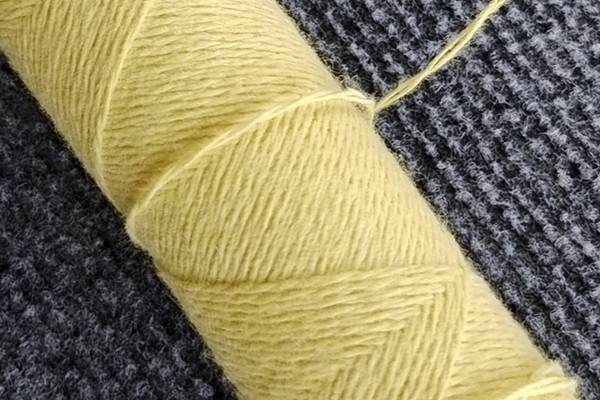 Hilo de fibra de vidrio hilado con núcleo de aramida